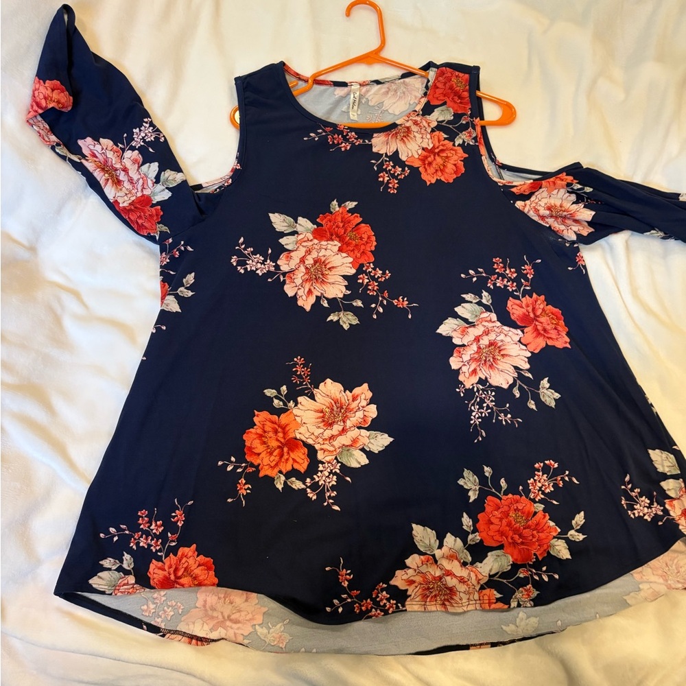 EUC 2XL Navy Floral Cold Shoulder Blouse
